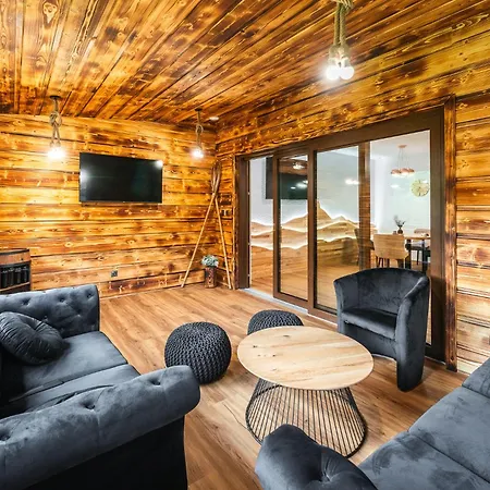 Luxapart Golf אוסטרביצה